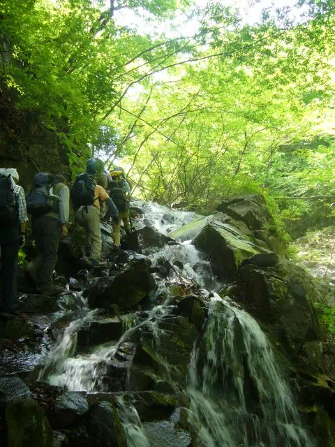 滝沿いの登り