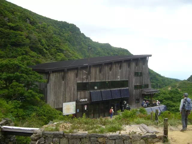 くろがね小屋