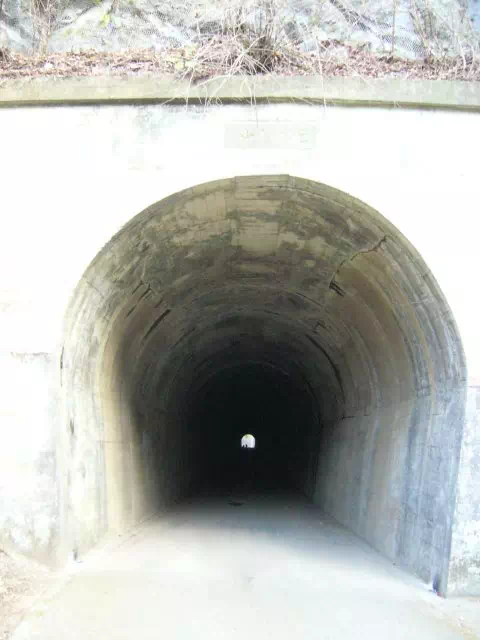 山神隧道