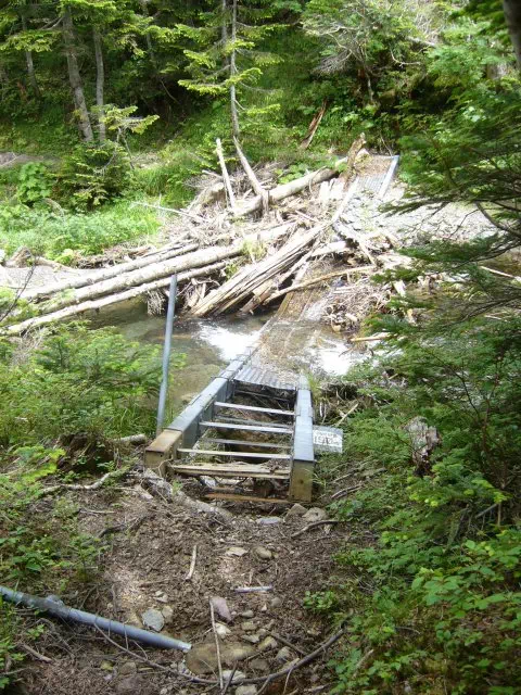 壊れた橋 壊れた橋