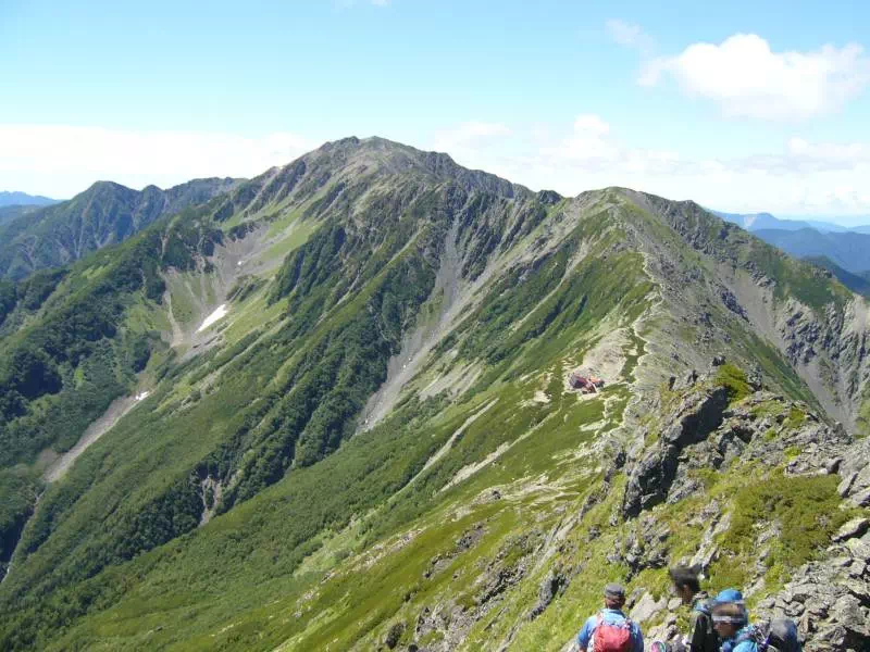 間ノ岳への稜線 間ノ岳への稜線