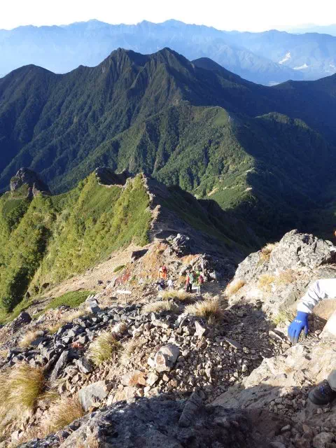 ガレ場下り ガレ場下り