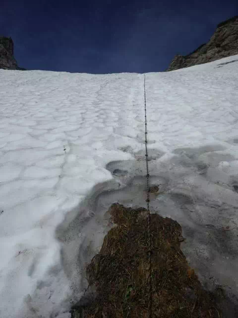 残雪登り 残雪登り