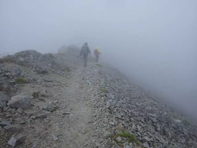 霧の稜線 霧の稜線