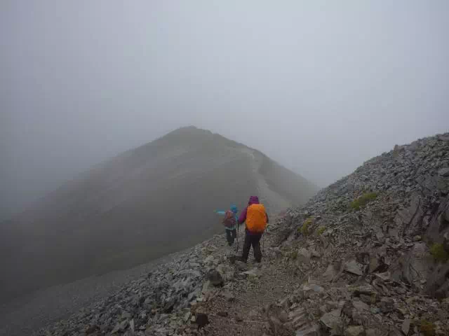 ザレ場下り ザレ場下り