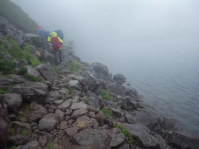 大池沿いの道 大池沿いの道