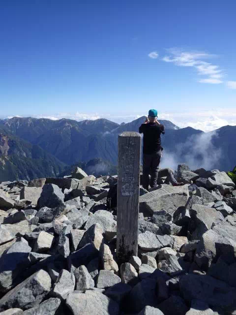 前穂高岳山頂 前穂高岳山頂