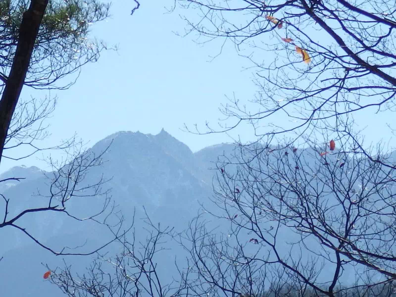 地蔵岳のオベリスク