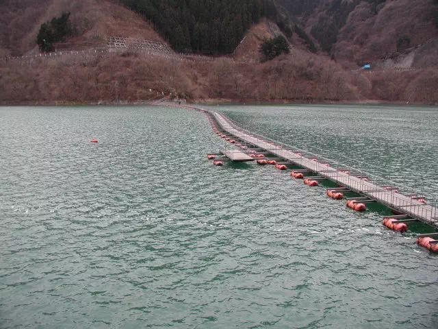 浮き橋