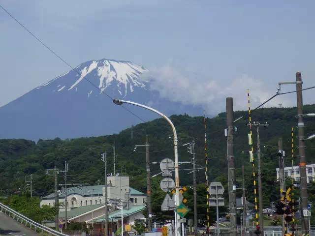 踏切から富士山