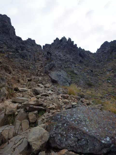 下から見た急坂