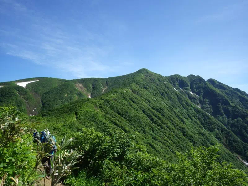 守門岳への稜線 守門岳への稜線