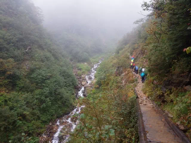 切れ落ちた道 切れ落ちた道