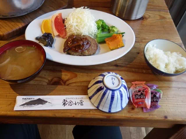 常念小屋夕食 常念小屋夕食