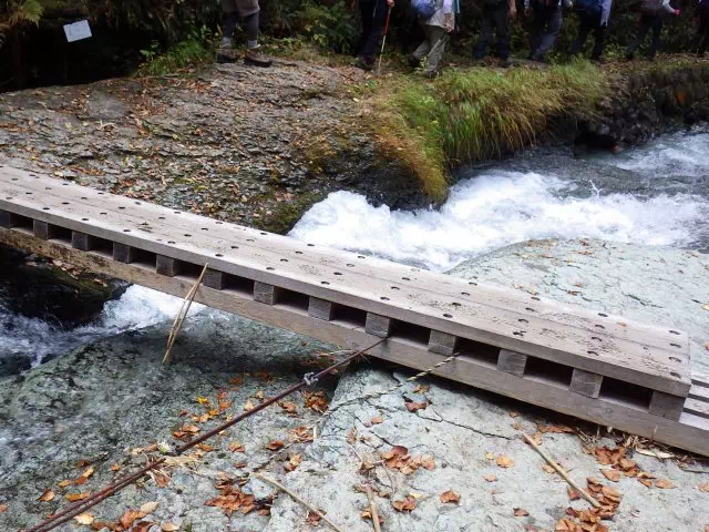 岩巣護橋 岩巣護橋