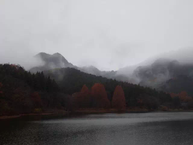 赤川ダムから古賀志山 赤川ダムから古賀志山