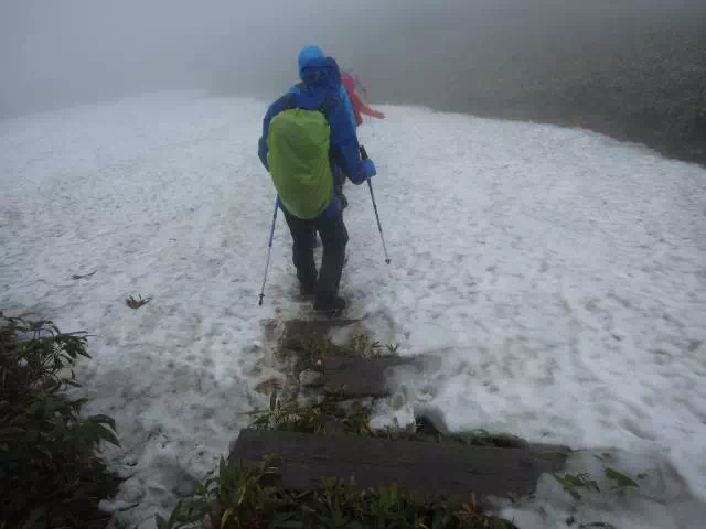 雪渓横断 雪渓横断