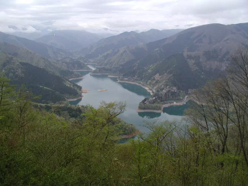サス沢山から奥多摩湖