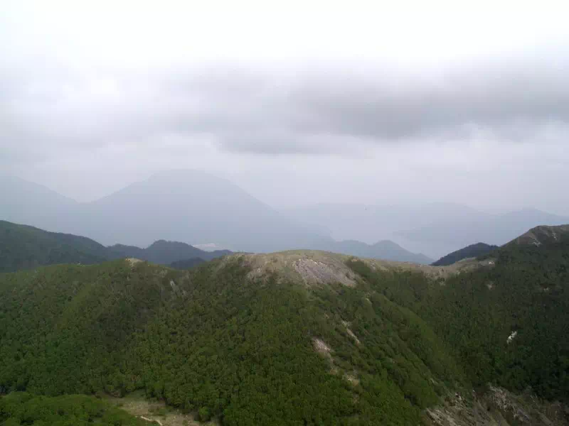 男体山