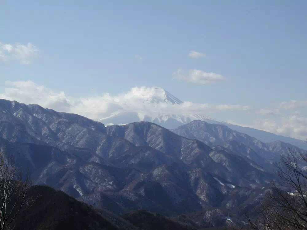 倉岳山頂上からの富士山