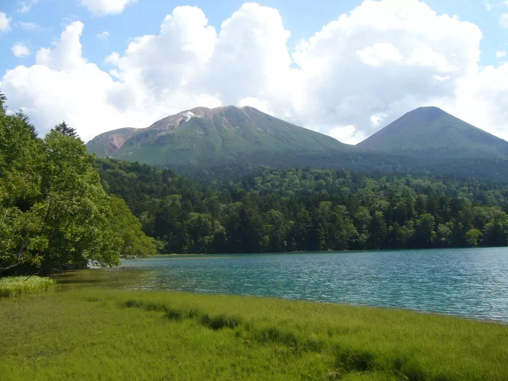 雌阿寒岳と阿寒富士 雌阿寒岳と阿寒富士